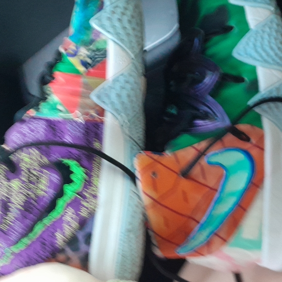 Nike - Picture 2 of 2